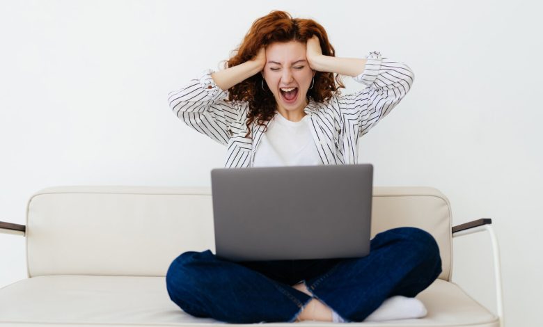 Home office também adoece — e tem empresa fingindo que não vê!