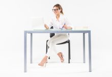 Trabalhar sentado o dia todo pode estar prejudicando sua saúde