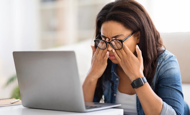 Trabalha o dia todo em frente ao computador Sua visão pode estar em risco